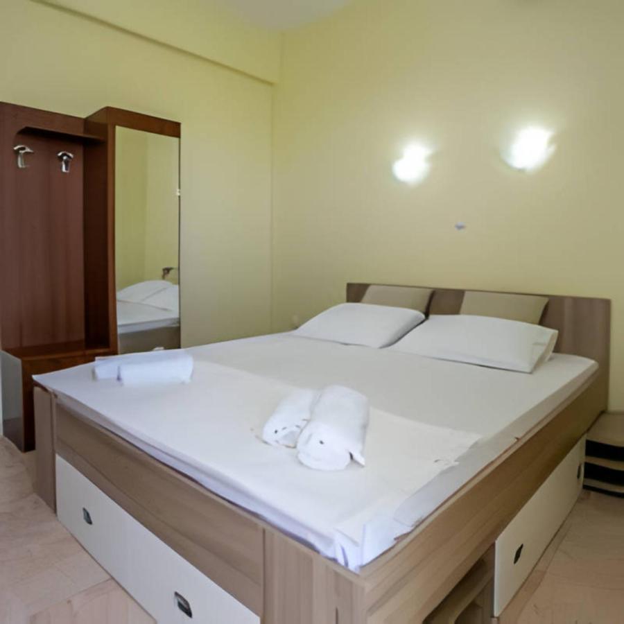 Villa Elista Astris Buitenkant foto