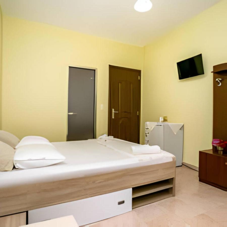 Villa Elista Astris Buitenkant foto
